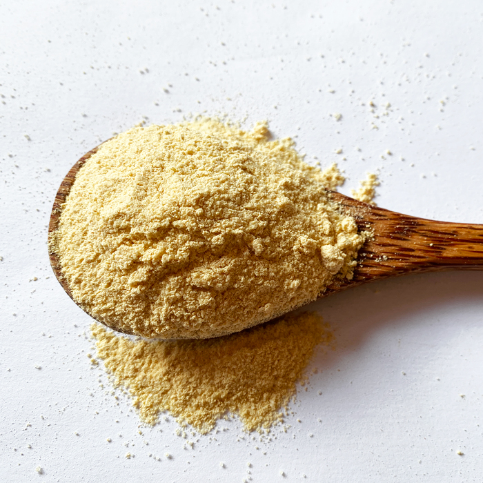 FitLine PowerCocktail from PM: Powder on a spoon